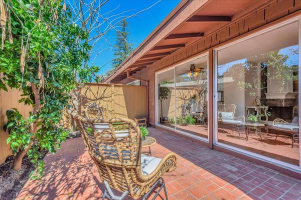 1BR/1BA Condo on W Middlefield Rd · Mountain View