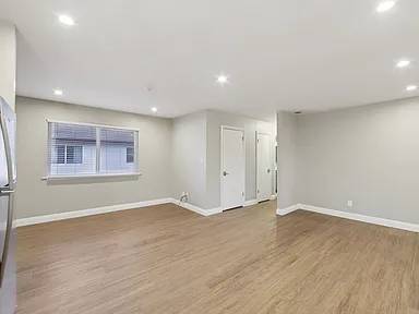 2BR/1BA Apartment on Summerfield Rd · Santa Rosa photo 4