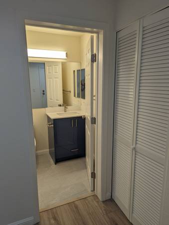 2BR/2BA Condo on Washington Street · San Francisco photo 3
