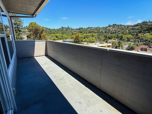 Modern Renovated Spyglass Hill Unit - Groundfloor - Foundation photo 4