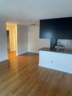 Apartments on Garland Ave · Oakland photo 2