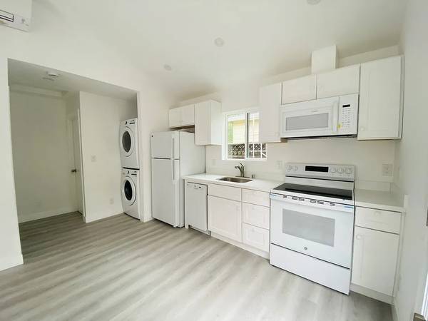 1BR/1BA Apartment · Mountain View photo 2