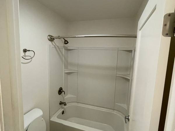 1BR/1BA Apartment · Mountain View photo 2