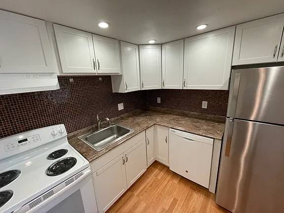 1BR/1BA Apartment · Mountain View photo 4