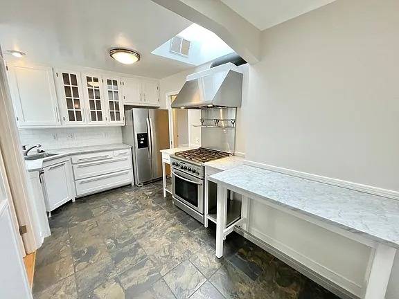 3BR/2BA Single Family House on 25th Avenue · San Francisco photo 4