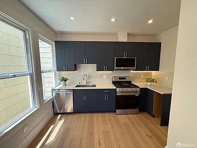 2BR/1BA Single Family House on Country Club Dr · San Francisco photo 2