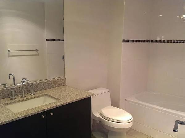 2BR/2BA Apartment · San Francisco photo 5