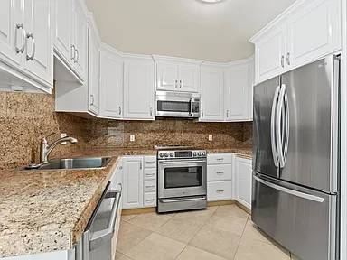 1665 Chestnut Street *** photo 4