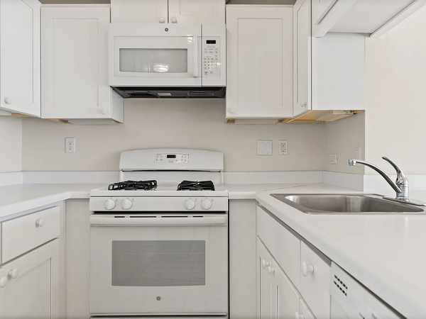 1BR/1BA Apartment · San Francisco photo 2