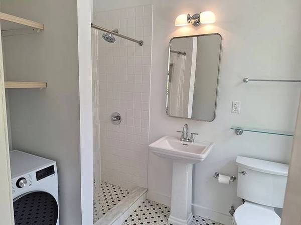 1BR/1BA Apartment on Remsen St · Brooklyn photo 4