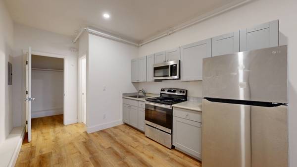 2847 Folsom St. #8A photo 2