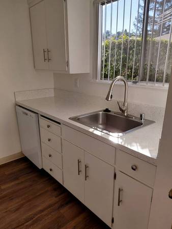 2BR/1BA Townhouse on Tahoe Ct. Near Walker Ave · Walnut Creek photo 2