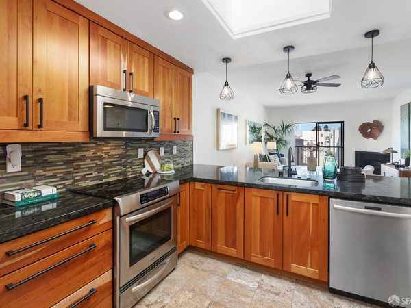 2BR/2BA Apartment · San Francisco photo 3
