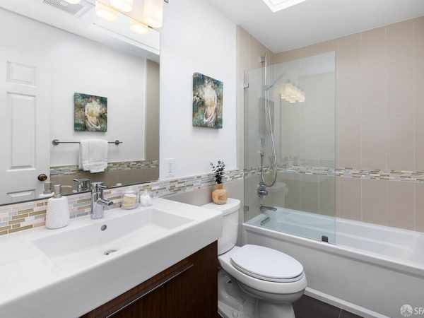 2BR/2BA Apartment · San Francisco photo 5