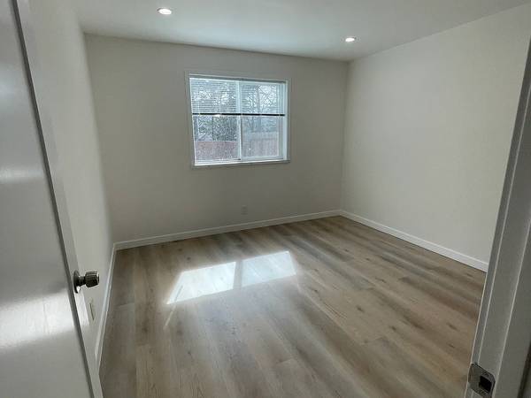 2BR/2BA Apartment · Daly City photo 2