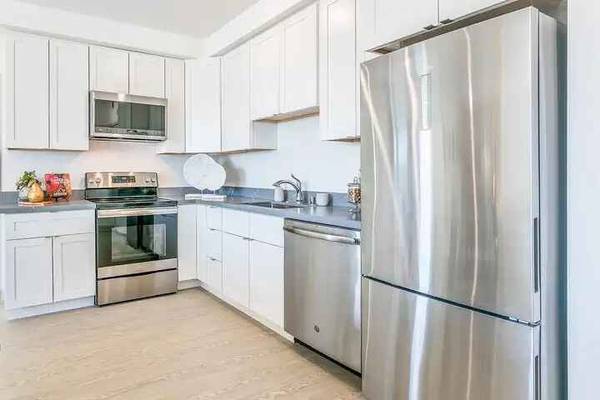 363 6th St photo 3