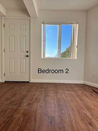 Emerald Bay Apartments photo 4
