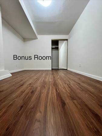 Emerald Bay Apartments photo 5