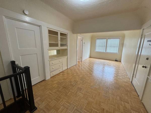 5913 Vallejo St Emeryville, CA 94608 photo 3