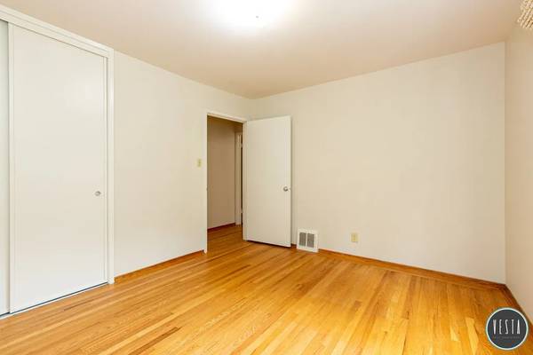 2BR/1BA Apartment · San Francisco photo 4