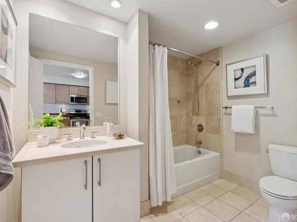 1BR/1BA Apartment · San Francisco photo 4