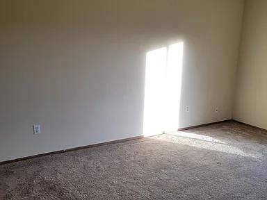 2BR/1BA Single Family House on Nash Rd · Hollister photo 2