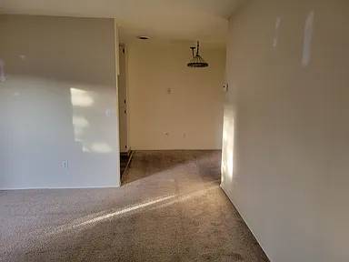 2BR/1BA Single Family House on Nash Rd · Hollister photo 3