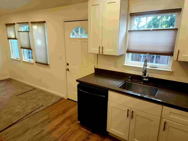 Brand New Spacious Oakland Hills Home photo 3