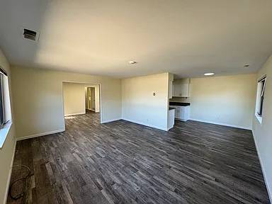 3BR/2BA Apartment on Mulberry Ct · Belmont photo 4