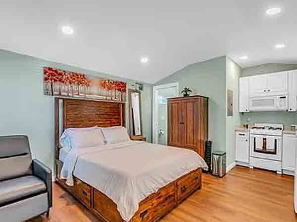 1BR/1BA Apartment · San Mateo photo 2