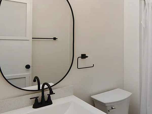 5BR/2BA Single Family House on 31st St · Oakland photo 2