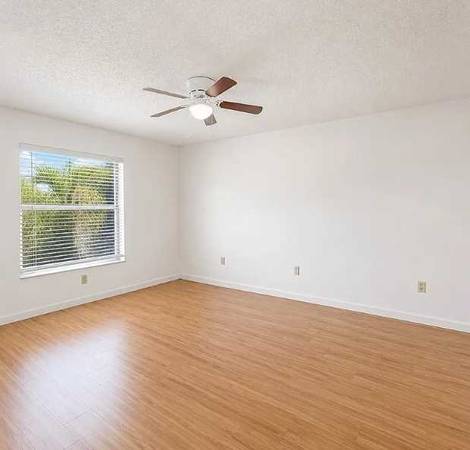 1BR/1BA Apartment · Mountain View photo 2