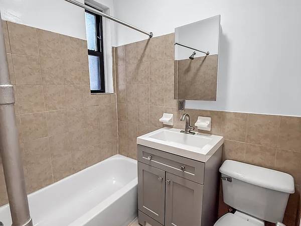 1BR/1BA Apartment · San Francisco photo 4