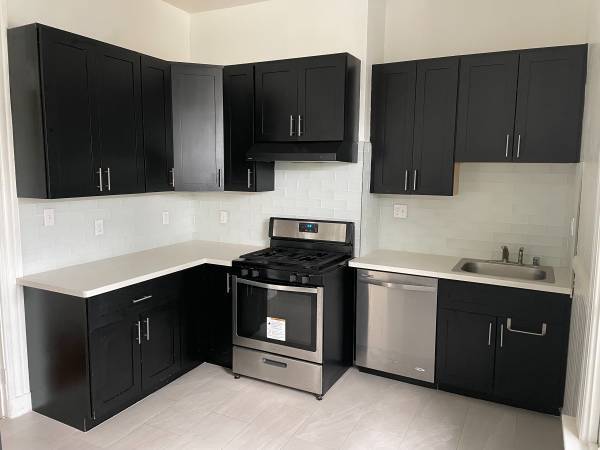 2BR/1BA Apartment · San Francisco photo 2