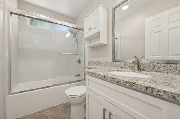 2BR/1BA Apartment · San Francisco photo 4