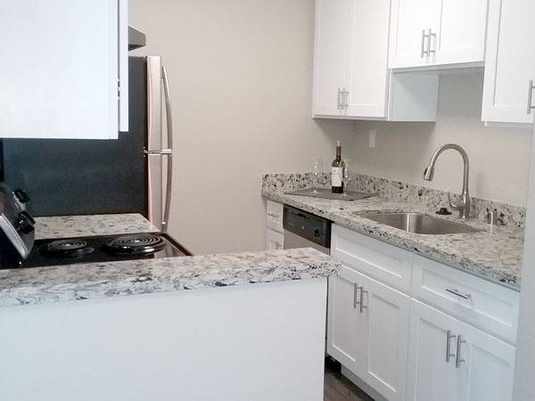 2BR/1BA Apartment · San Francisco photo 2