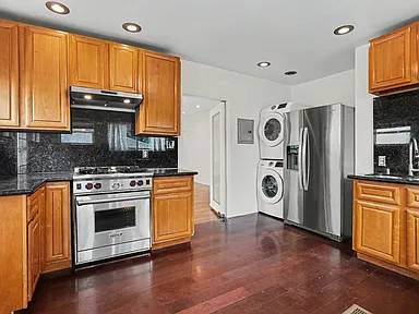 2BR/1BA Single Family House on Dwight Way · Berkeley photo 2