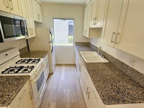 1BR/1BA Apartment on North Point St · San Francisco photo 3