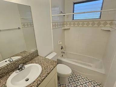 1BR/1BA Apartment on North Point St · San Francisco photo 5