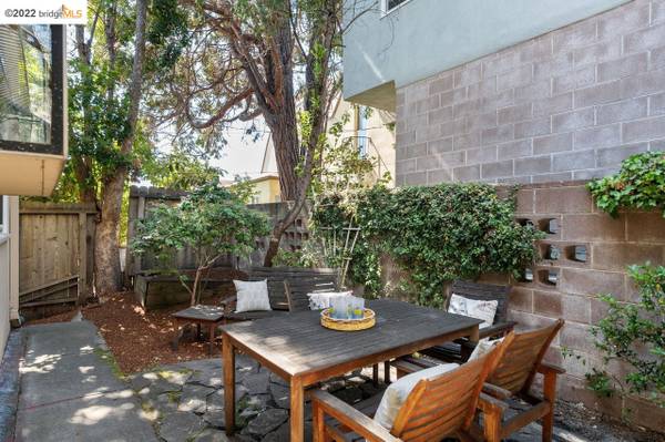 1BR/1BA Condo on Cedar St · Berkeley photo 4