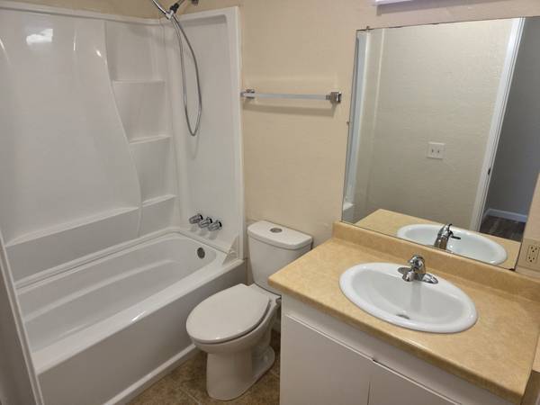 1BR/1BA Apartment · Menlo Park photo 3