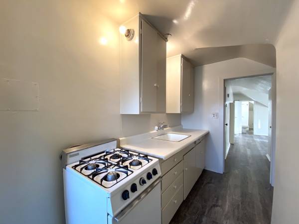 1BR/1BA Apartment · Berkeley photo 3