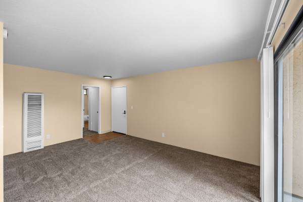 2BR/2BA Apartment · Albany photo 2