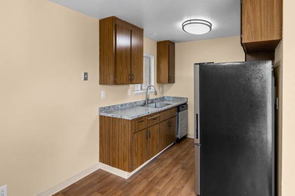 2BR/2BA Apartment · Albany photo 3