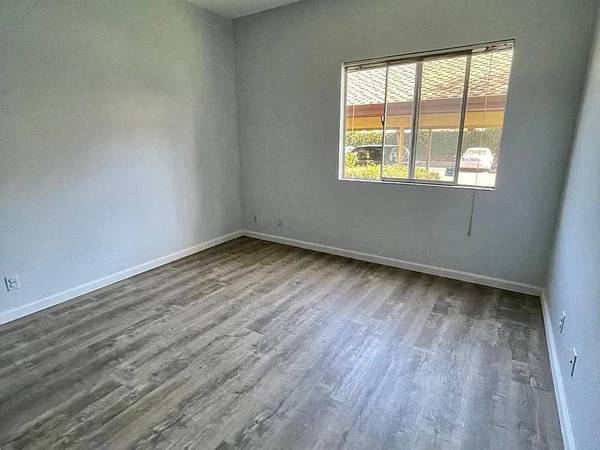1BR/1BA Apartment · Jackson Heights photo 4