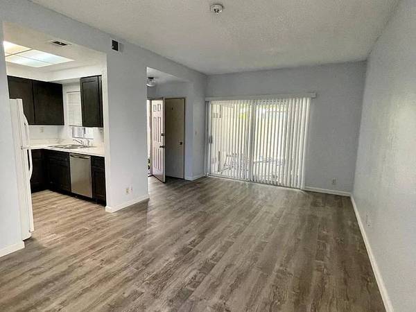 1BR/1BA Apartment · Jackson Heights photo 5