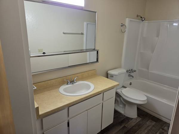 2BR/2BA Apartment · Palo Alto photo 3