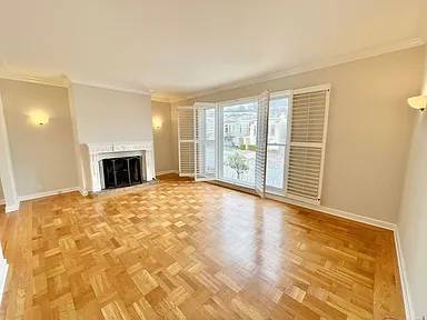 1BR/1BA Apartment · Whitestone photo 2