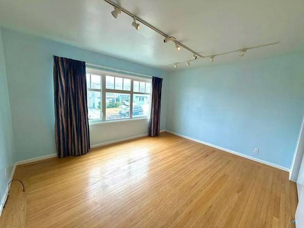 1BR/1BA Apartment · Astoria photo 2