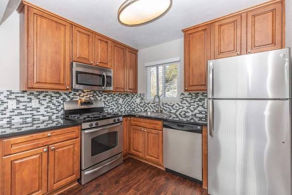 1BR/1BA Apartment · East Meadow photo 3